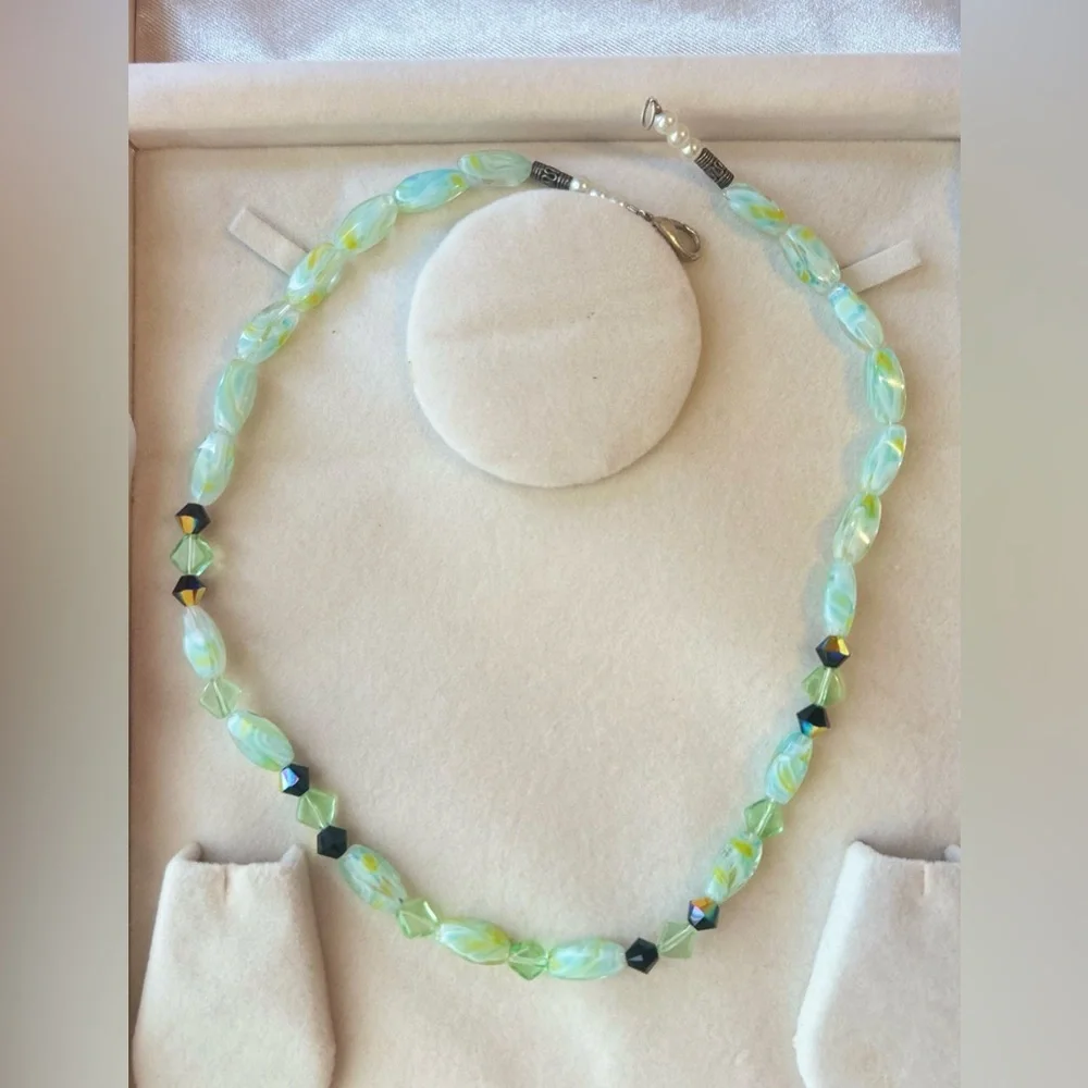 Vintage Swarovski Mint Green Crystal Beaded Choker Necklace Unsigned